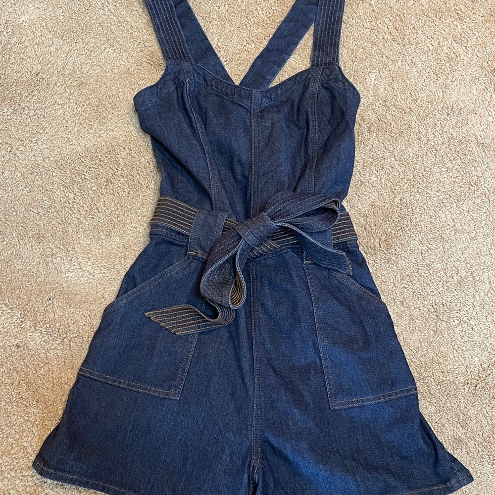 7 FOR ALL MANKIND DENIM ROMPER JUMPSUIT SHORTS SZ LARGE. EX COND! FLATTERING ON!